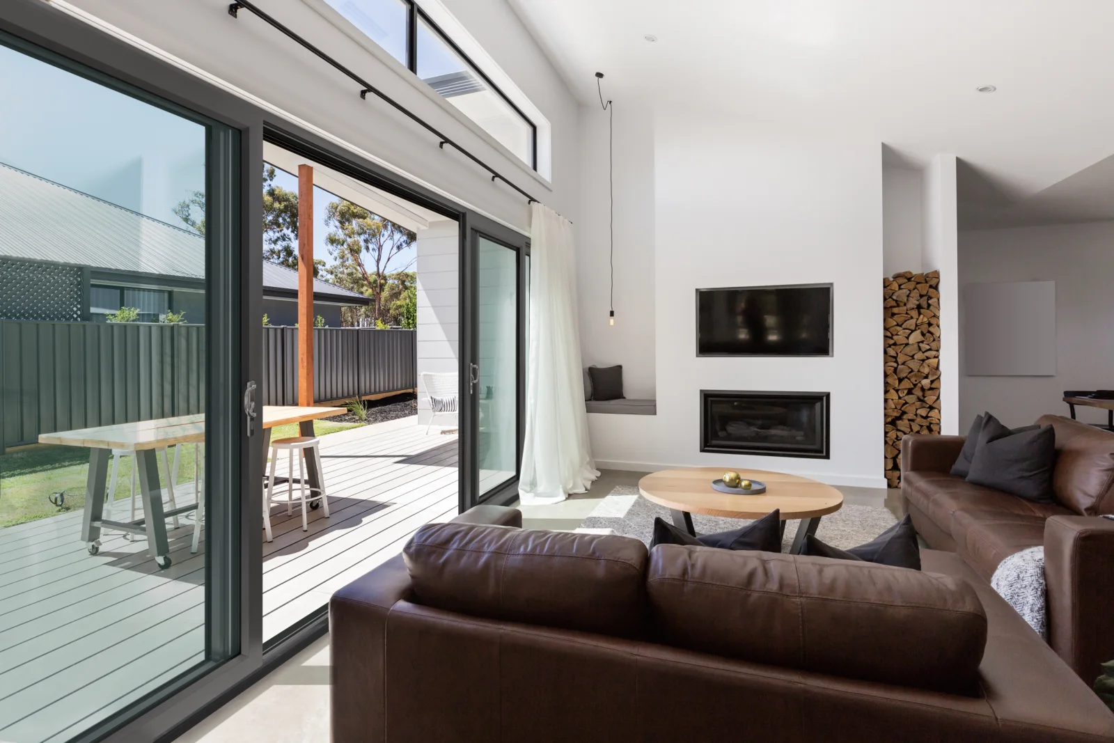 Anthracite grey 4-pane sliding patio door